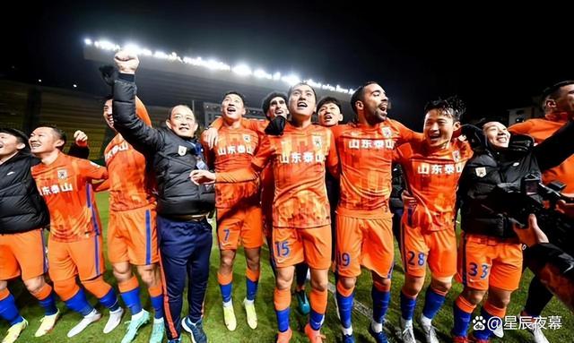 世俱杯冠军-一场关键比赛中球队成功击败对手,实现晋级