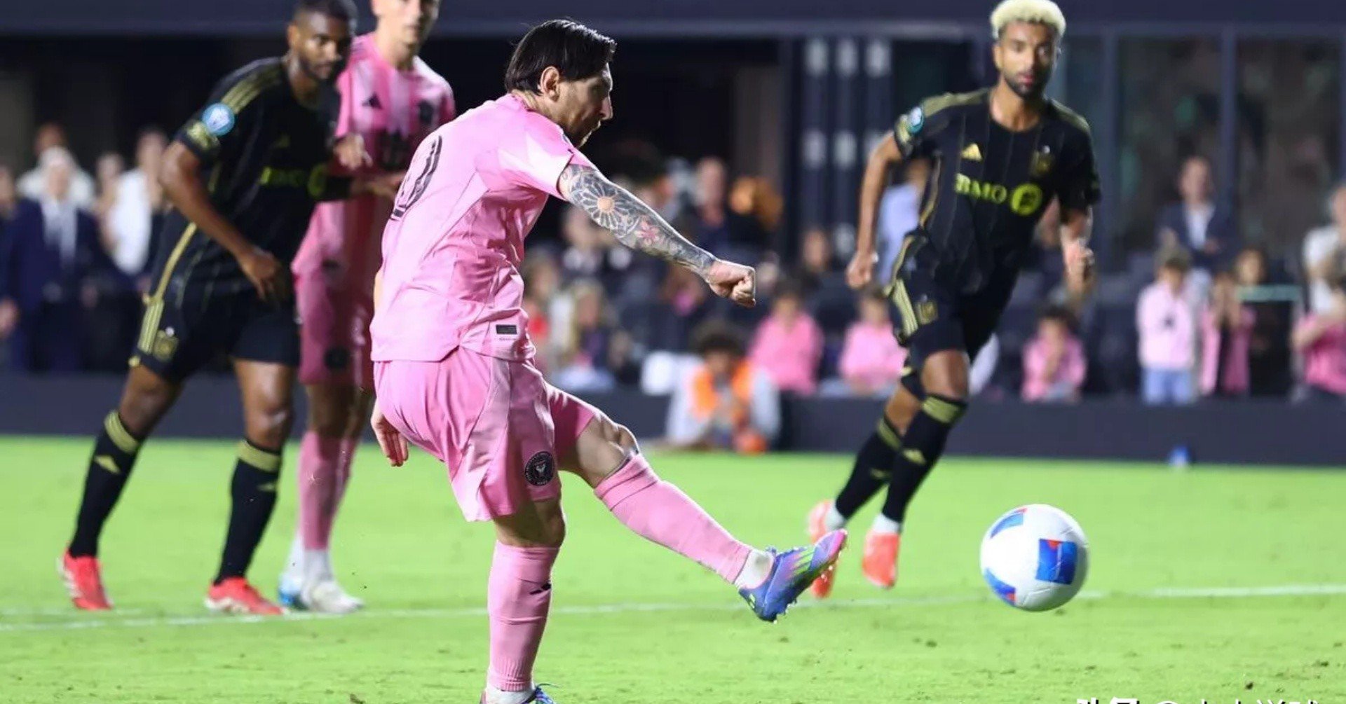 关于阿根廷出线路上踢定了！梅西硬核领航的信息