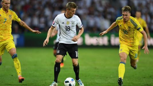 包含德国籍后卫受赛季新冠疫情困扰无法上场比拼的词条 包含德国籍后卫受赛季新冠疫情困扰无法上场比拼的词条