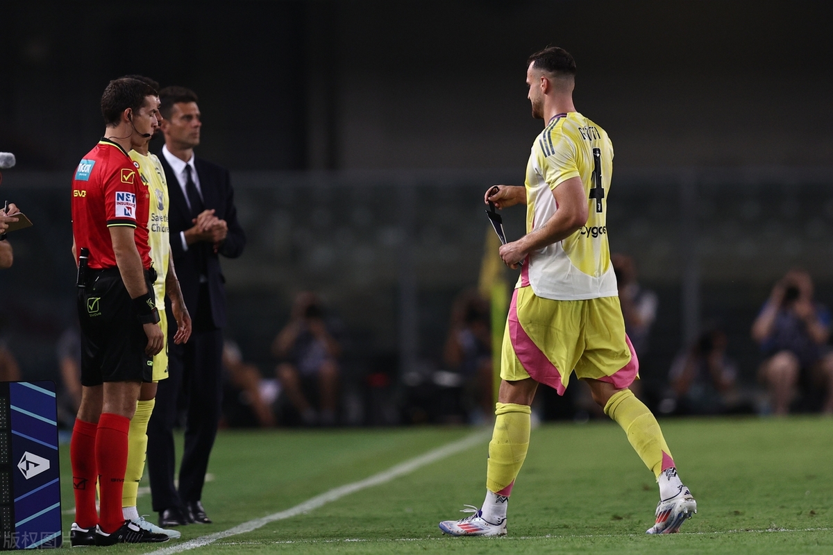 世俱杯分组-乌迪内斯客场战平，保级抢分积极