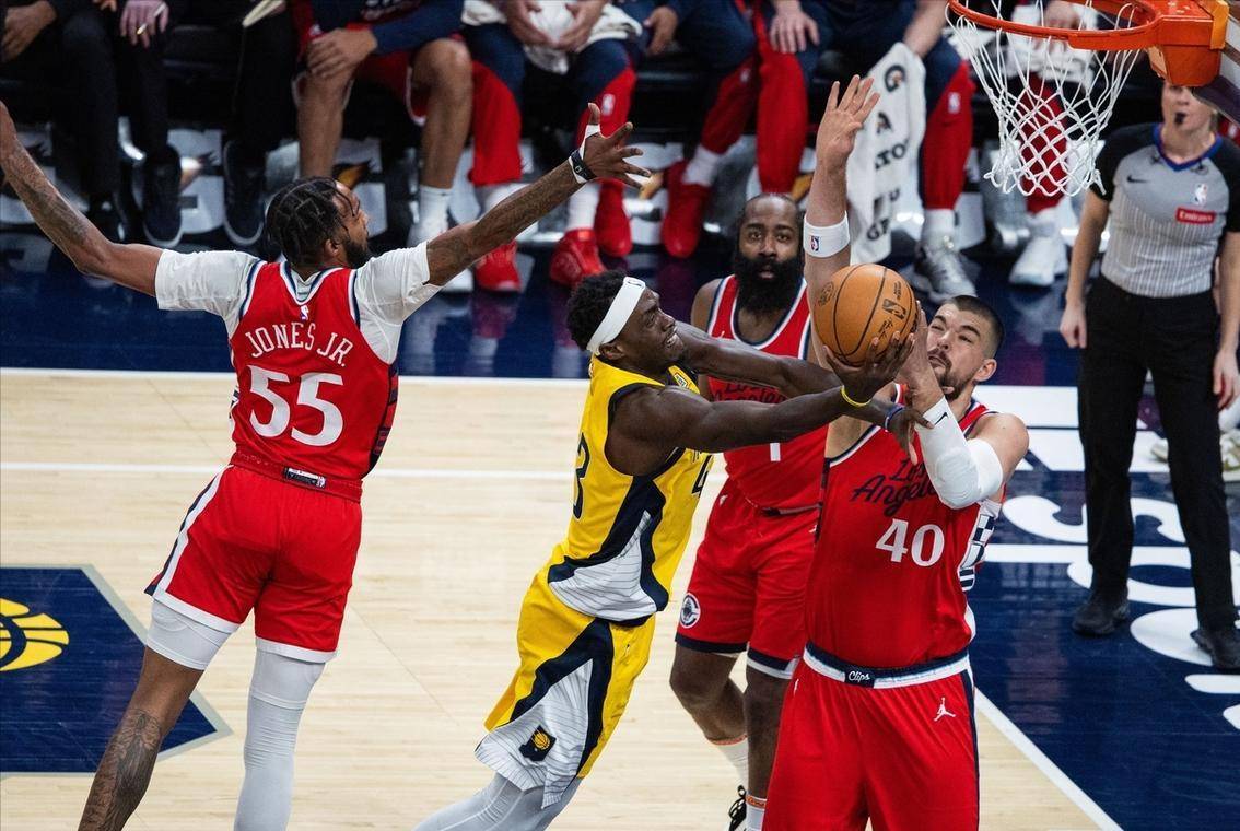 快船迎战步行者，双枪风头盖全争取胜利