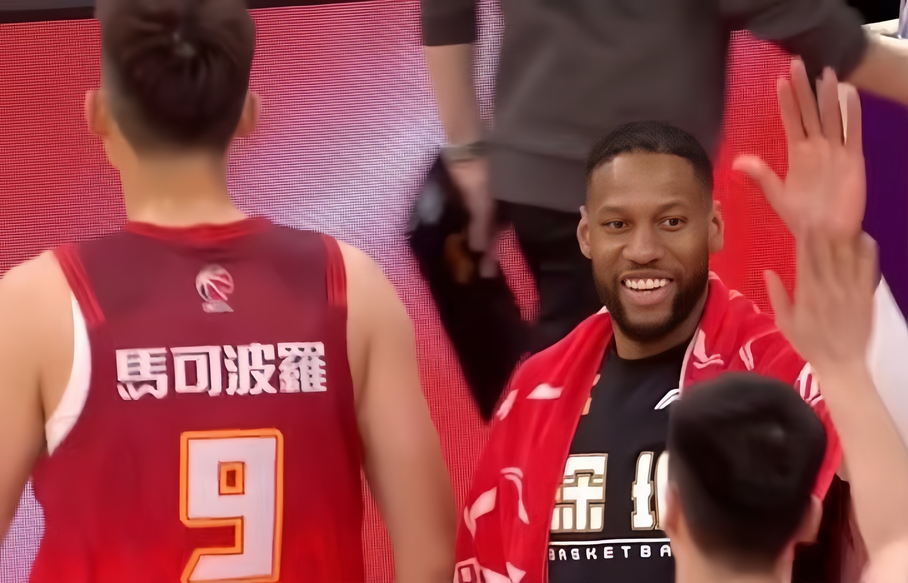 世俱杯2025-深圳队惊险击败湖南男篮,实力雄厚令人敬佩的简单介绍