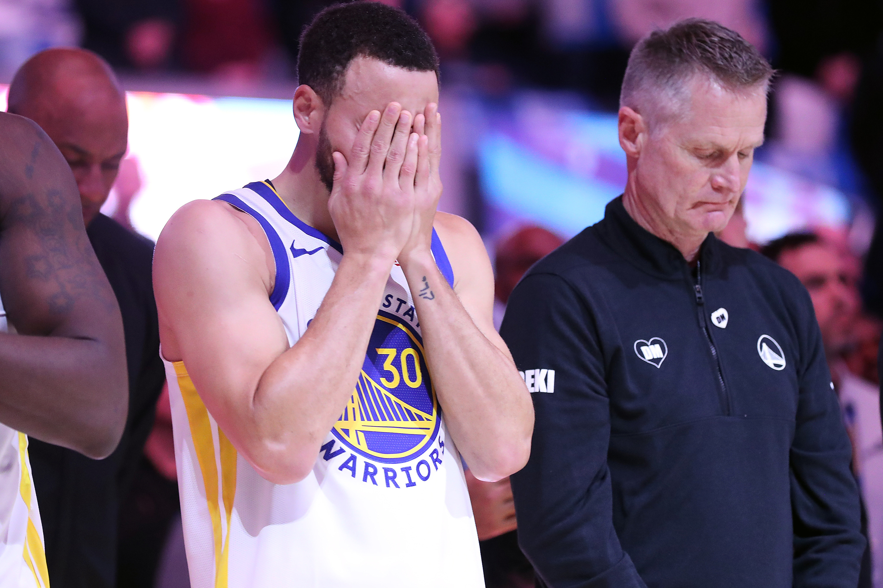 世俱杯官网-包含灯泡人主场大胜勇士,再创历史记录的词条