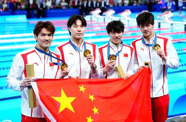 世俱杯分组-全球体育盛典:运动员们角逐至上