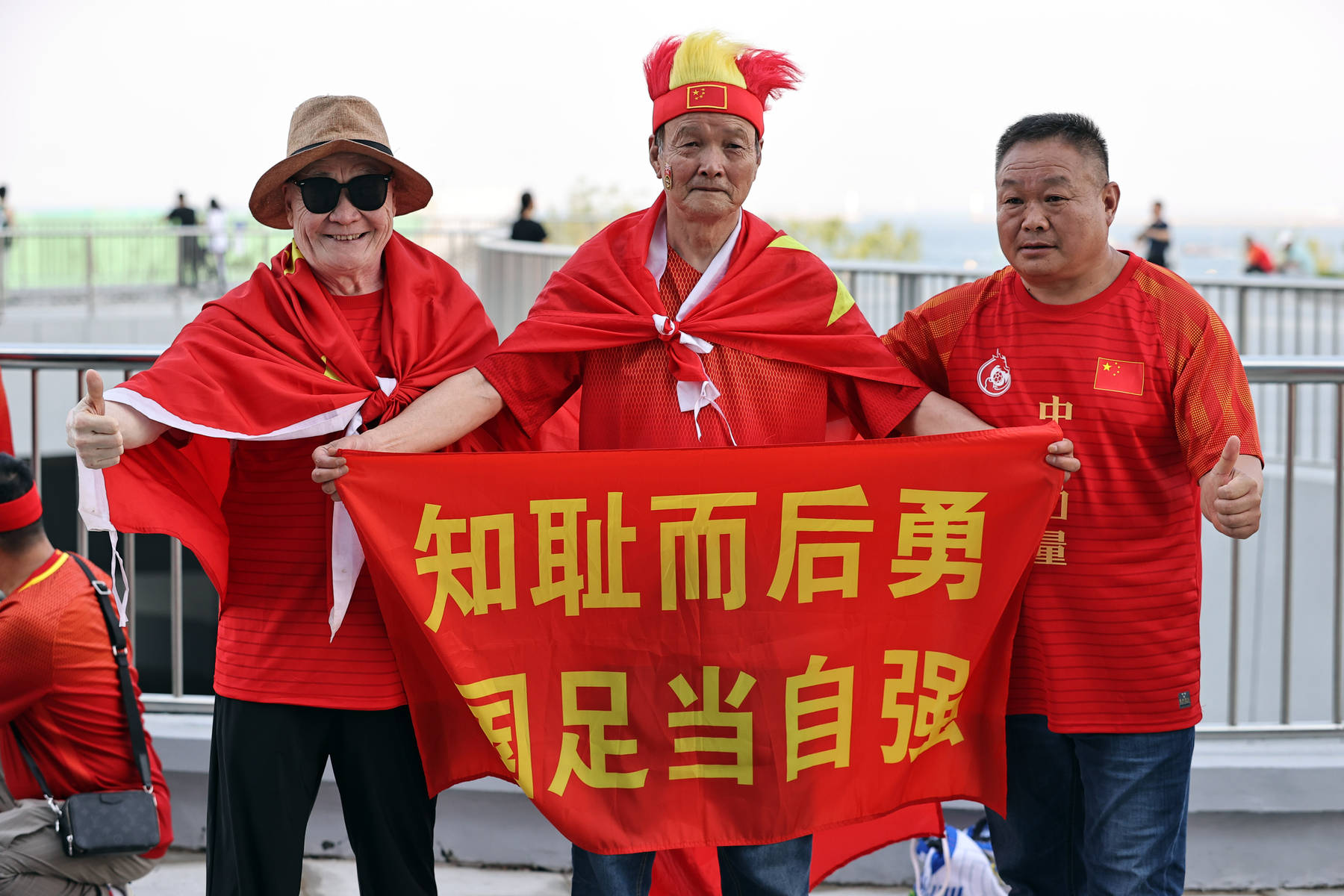 世俱杯时间-大连举办欧预赛热身赛,球迷热情高涨