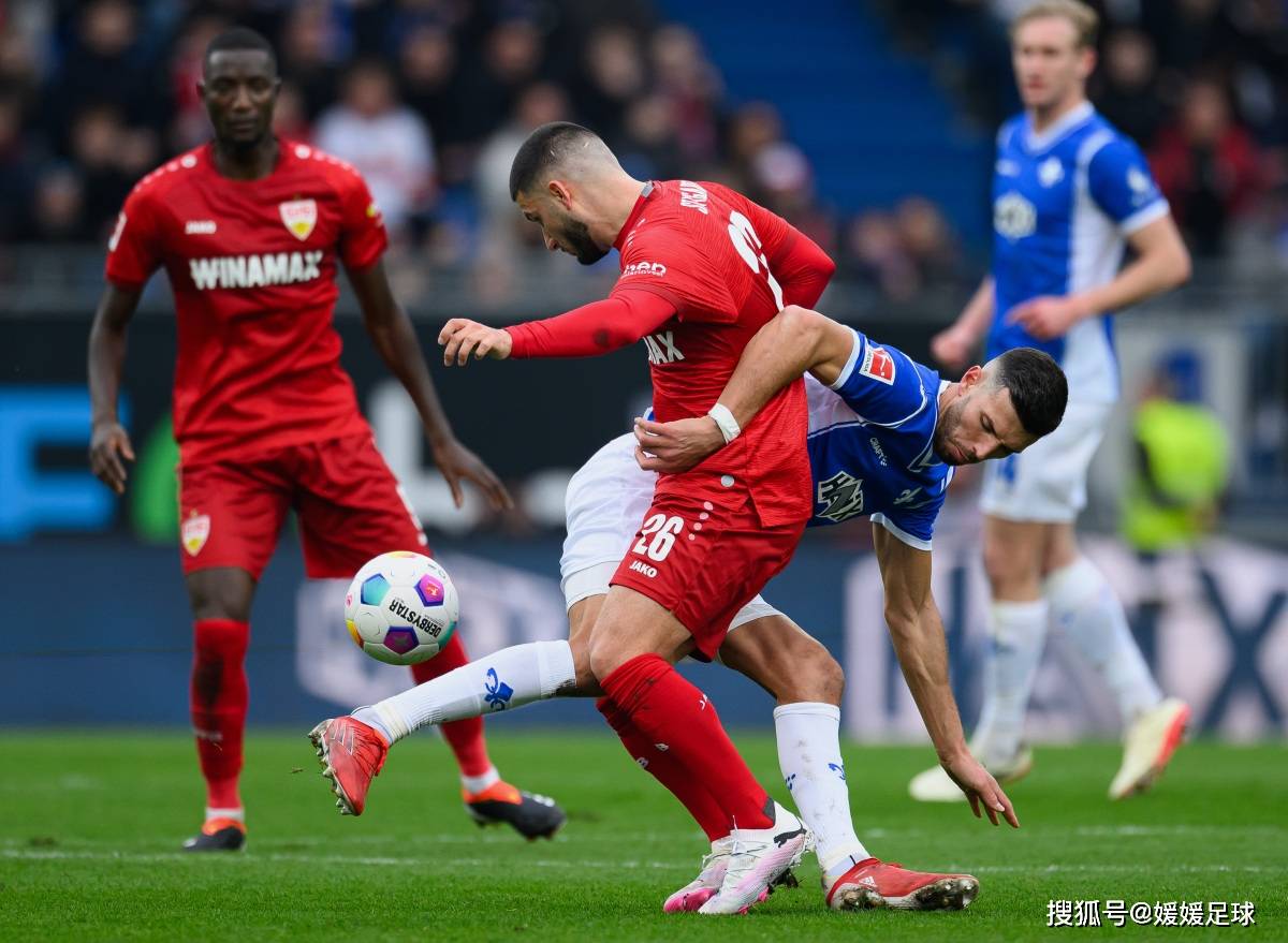 云达不莱梅队员积极拼抢，用实力征服球迷的简单介绍