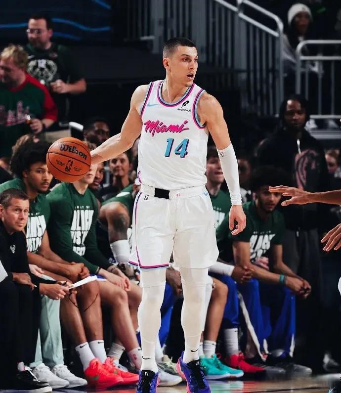 世俱杯赛程-雄鹿球员克服困难获胜,得分场场热火