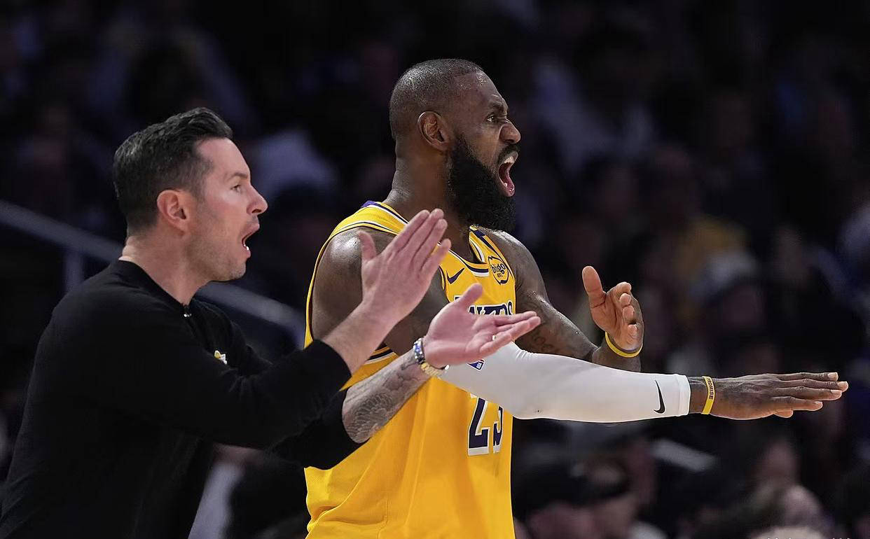 世俱杯冠军-76人交易奥卡福,换来湖人选秀权