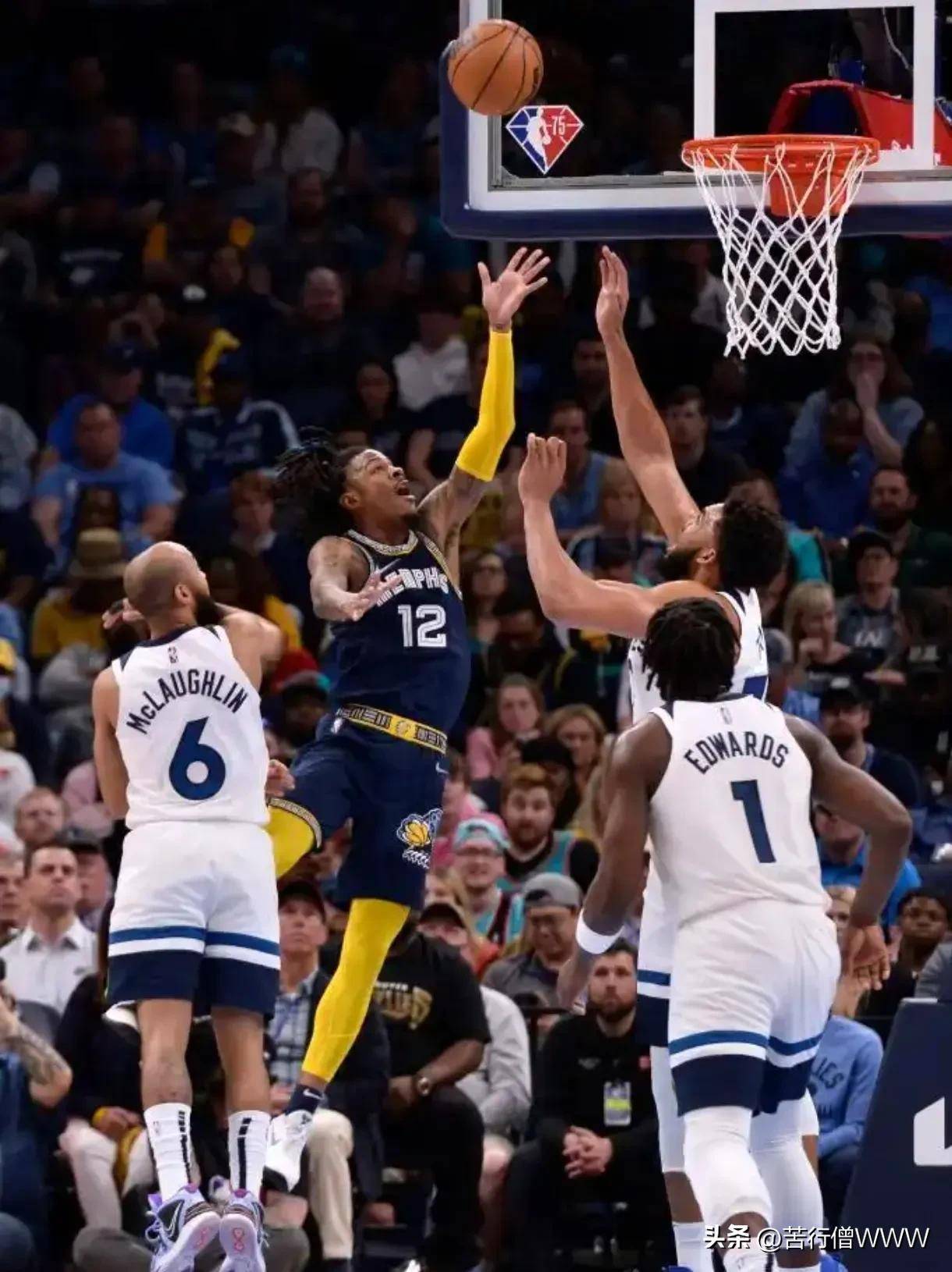 灰熊主场战胜尼克斯,莫兰特砍下高效20+帮助球队获胜 灰熊主场战胜尼克斯,莫兰特砍下高效20+帮助球队获胜