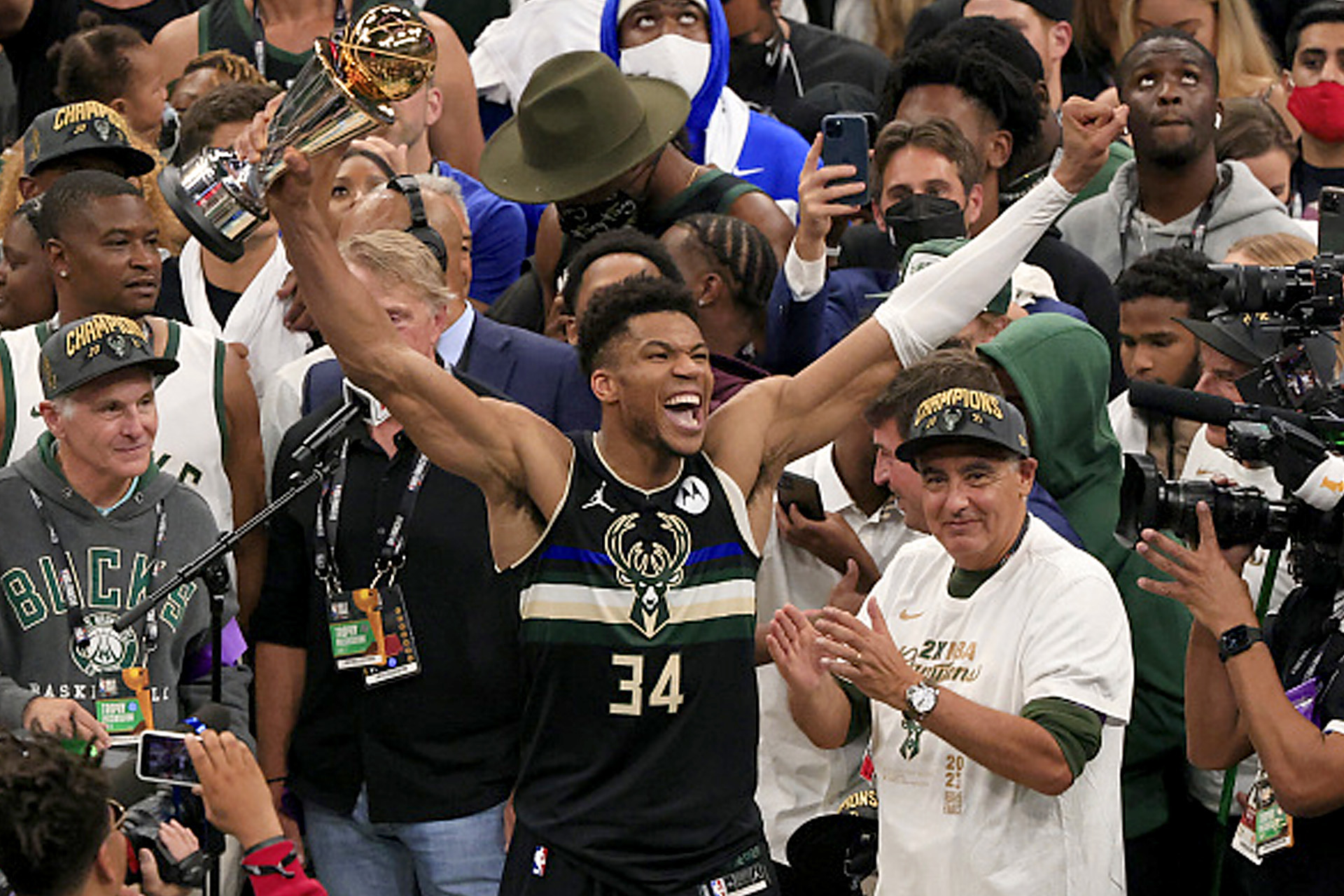 雄鹿击败凯尔特人,继续豪取连胜 雄鹿击败凯尔特人,继续豪取连胜