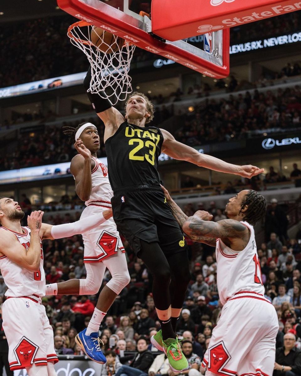 世俱杯分组-爵士客场绝杀公牛,取得三连胜