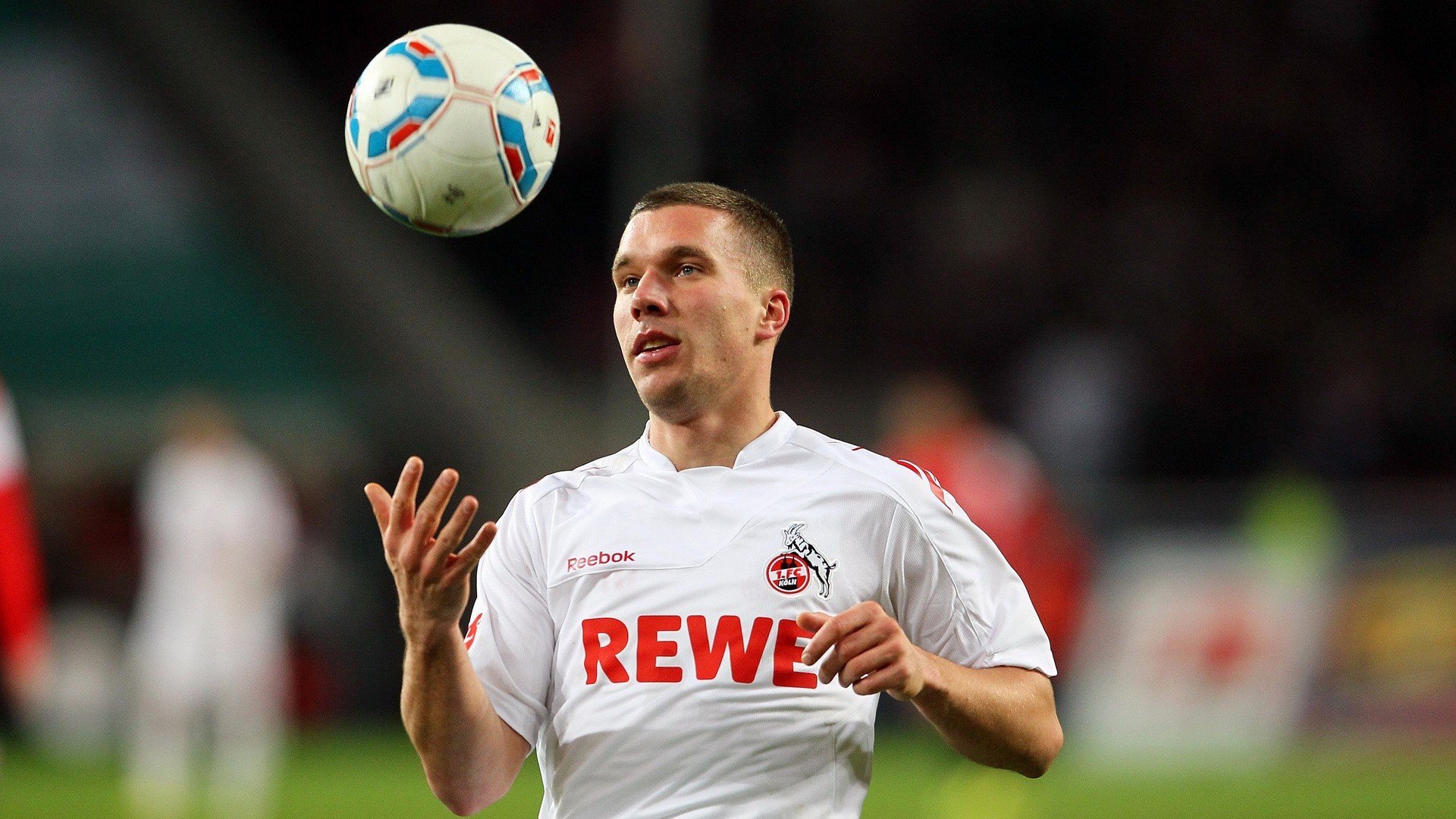 暗夜奇袭!若日尼奥89分钟鬼魅一射,巴萨在嘘声中险胜中国队